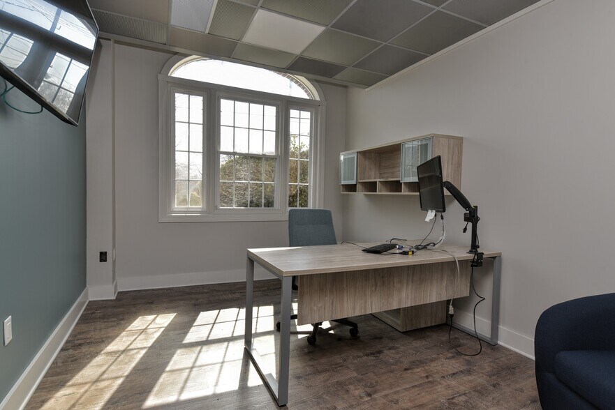 More Photos Of 2 Forest Ave, Oradell Medical For Sale