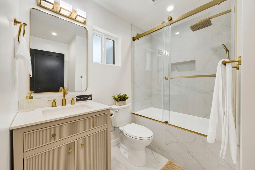 More Photos Of 7410 Denny Ave, Sun Valley Healthcare For Sale