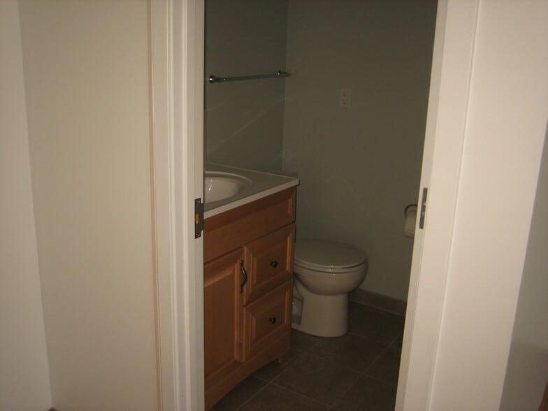 More Photos Of 6555-6557 Shattuck Ave, Oakland Office Residential For Lease