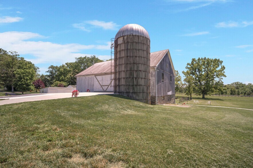 More Photos Of 1902 Jefferson Pike, Brunswick Lodge Meeting Hall For Lease