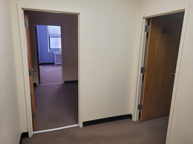 More Photos Of 11655 Queens Blvd, Forest Hills Office For Lease