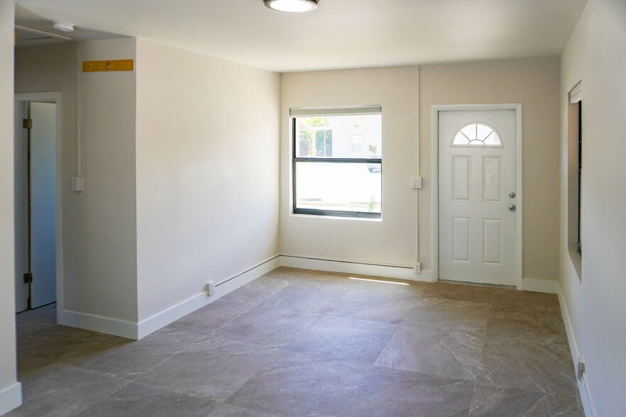 More Photos Of 413 S Ocean Blvd, Pompano Beach Apartments For Sale