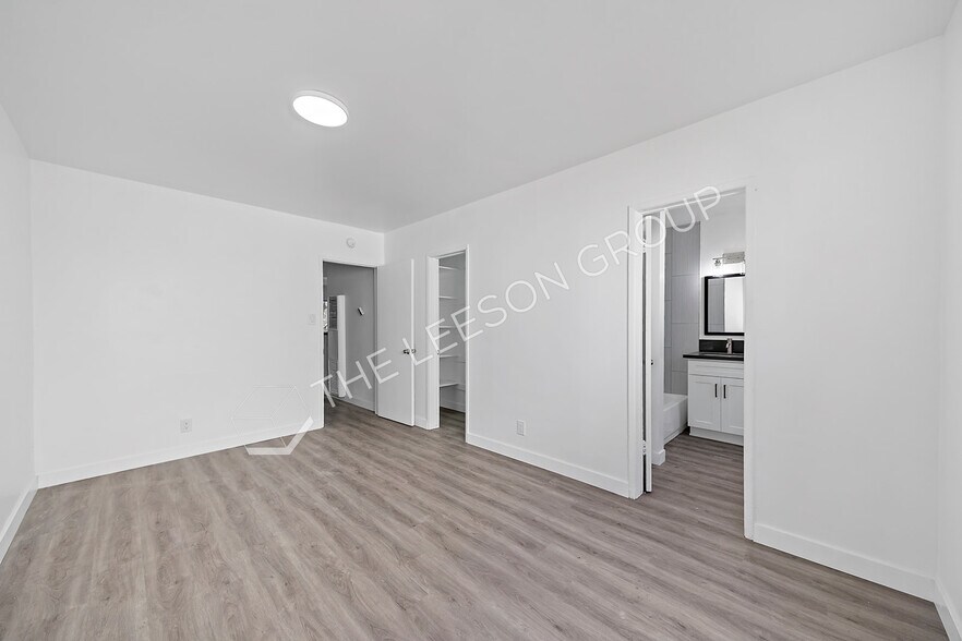 More Photos Of 128 E Wakefield Ave, Anaheim Apartments For Sale