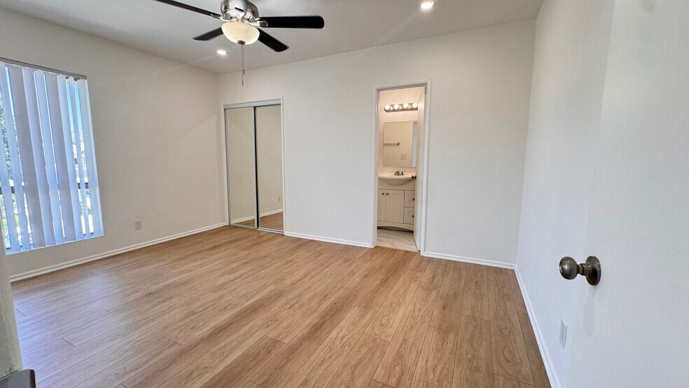 More Photos Of 1042 Western Ave, Glendale Apartments For Sale