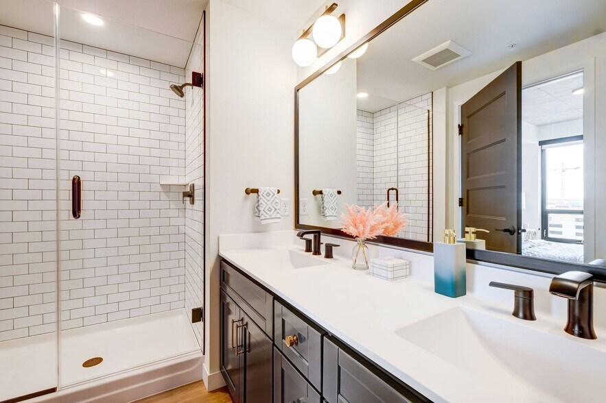 More Photos Of 615 S 8th St, Minneapolis Apartments For Lease