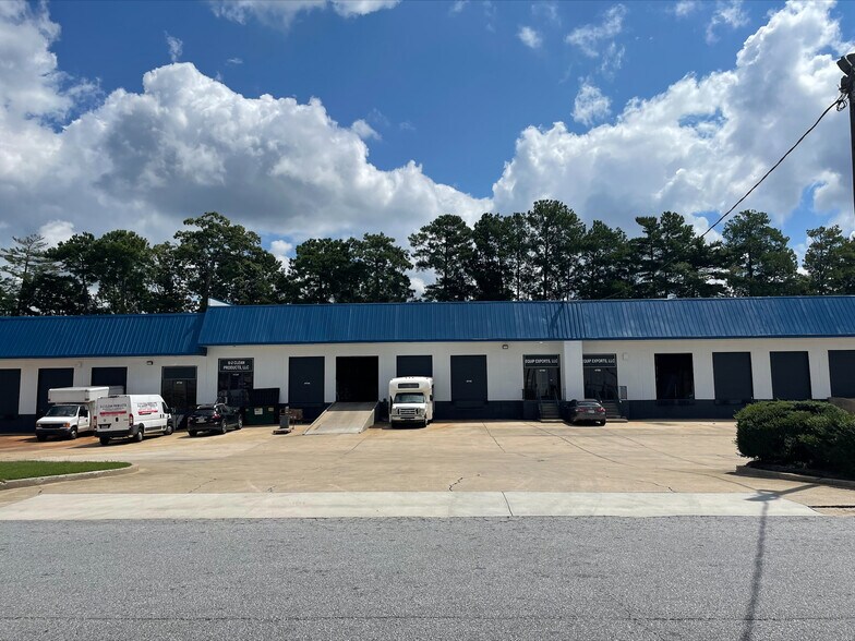 More Photos Of 4686-4778 Lake Mirror Pl, Forest Park Warehouse For Lease