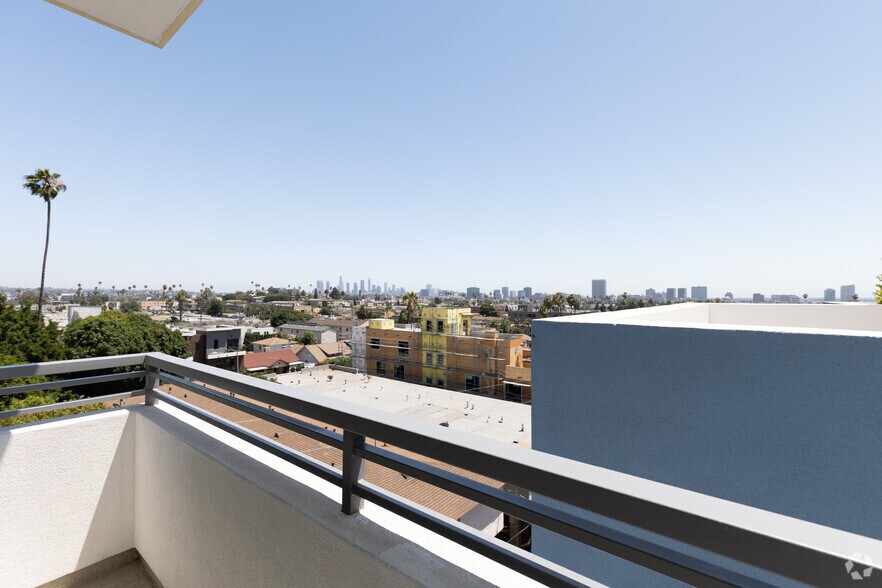 More Photos Of 4864 Melrose Ave, Los Angeles Apartments For Lease