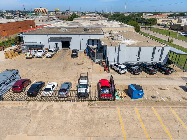 More Photos Of 8777 Governors Row, Dallas Distribution For Sale