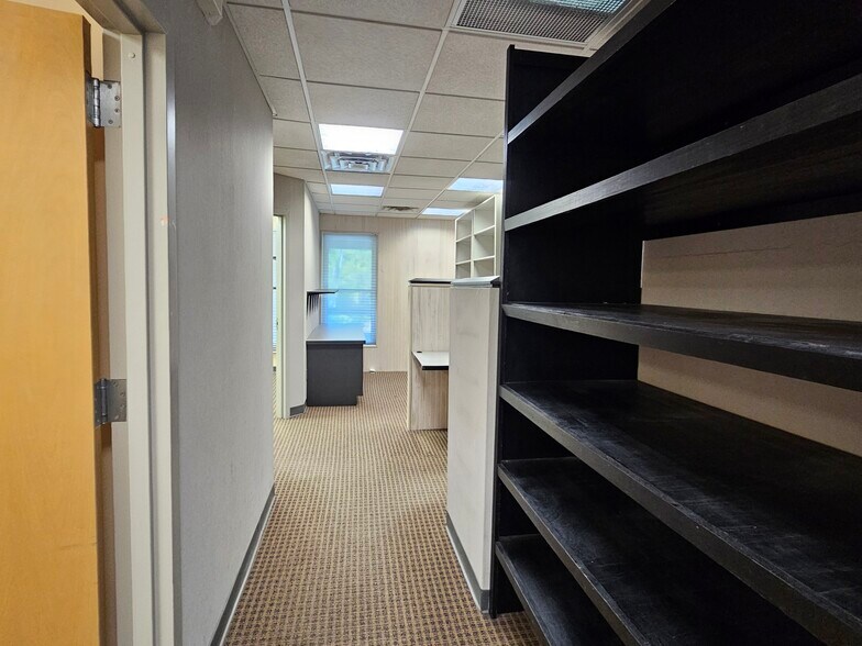 More Photos Of 202 E Main St, Huntington Medical For Lease