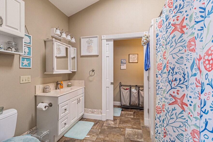 More Photos Of 1454 Oday Rd, Pearland Light Manufacturing For Sale