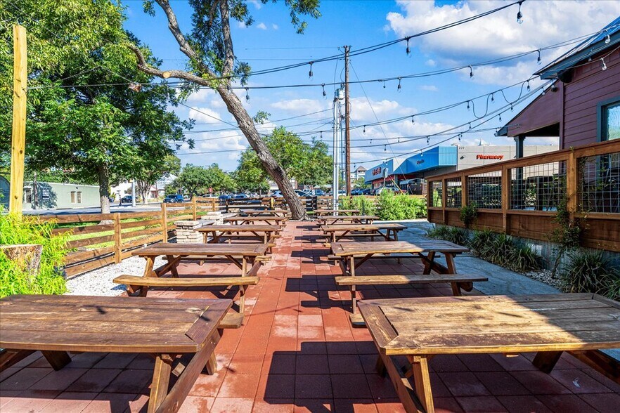 More Photos Of 217 W Hopkins St, San Marcos Restaurant For Sale