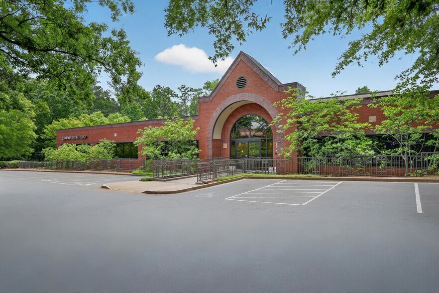 More Photos Of 1357 Hembree Rd, Roswell Medical For Lease