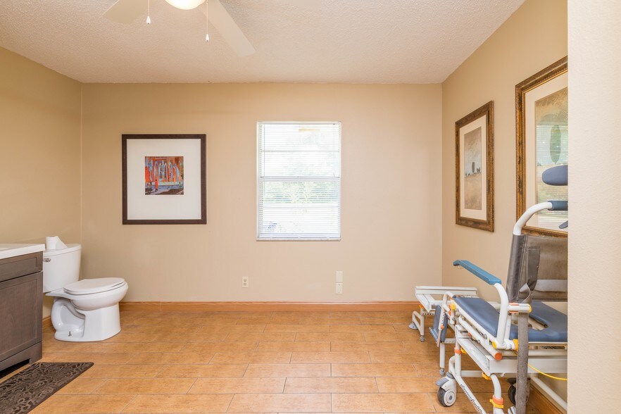 More Photos Of 15458 Snow Memorial Hwy, Brooksville Assisted Living For Sale
