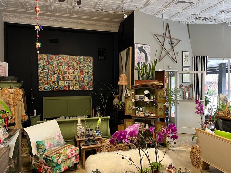 More Photos Of 148 S Moore St, Sanford Restaurant For Lease