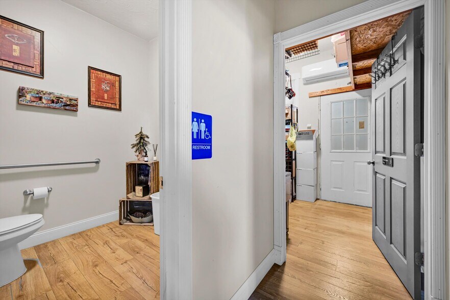 More Photos Of 9684 Old 22, Bethel Restaurant For Sale