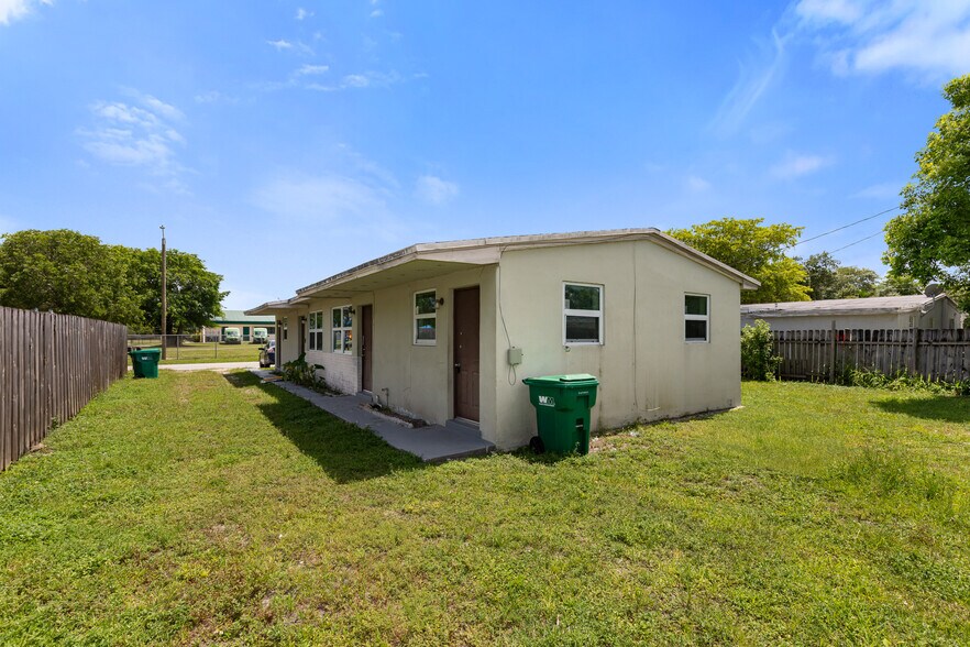 More Photos Of 5521 SW 34th St, Pembroke Park Multifamily For Sale