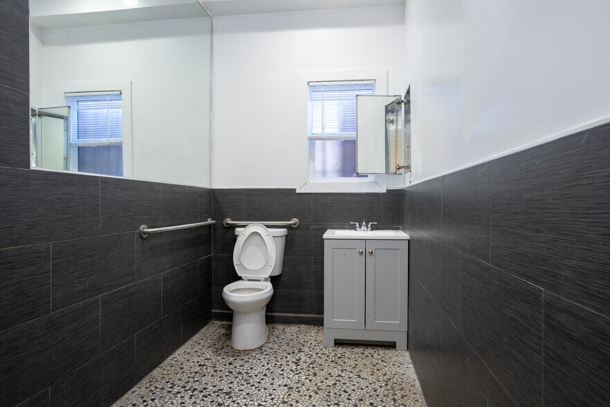 More Photos Of 1412 W Florence Ave, Los Angeles Apartments For Sale