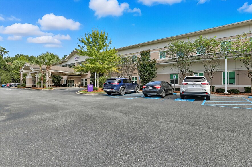 More Photos Of 75 Baylor Dr, Bluffton Medical For Lease