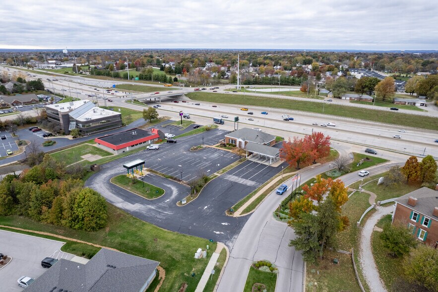 More Photos Of 2700 S Saint Peters Pky, Saint Peters Bank For Lease