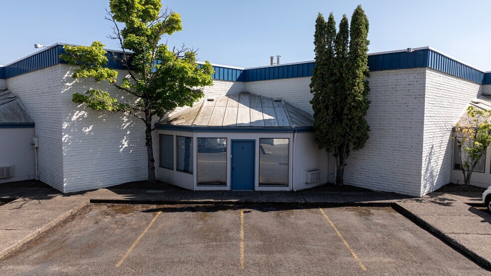 More Photos Of 1000 Bertelsen Rd, Eugene Warehouse For Sale