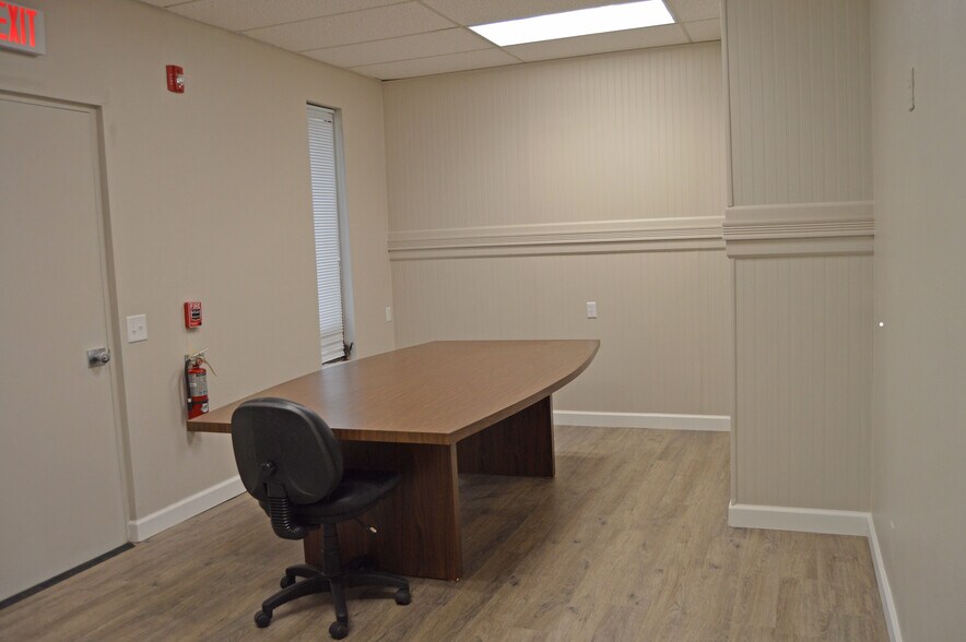More Photos Of 4416 S US 301, Bushnell Medical For Sale