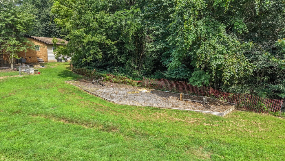 More Photos Of 11749 Snyder Rd, Knoxville Daycare Center For Sale