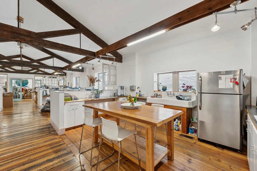 More Photos Of 1412 S Broad St, Philadelphia Storefront For Sale