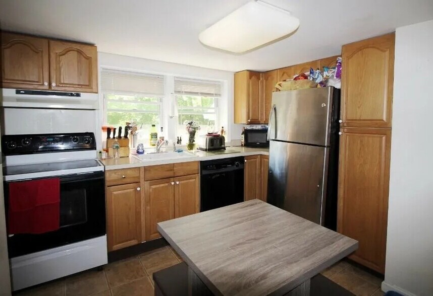 More Photos Of 189 Fair St, Carmel Apartments For Sale