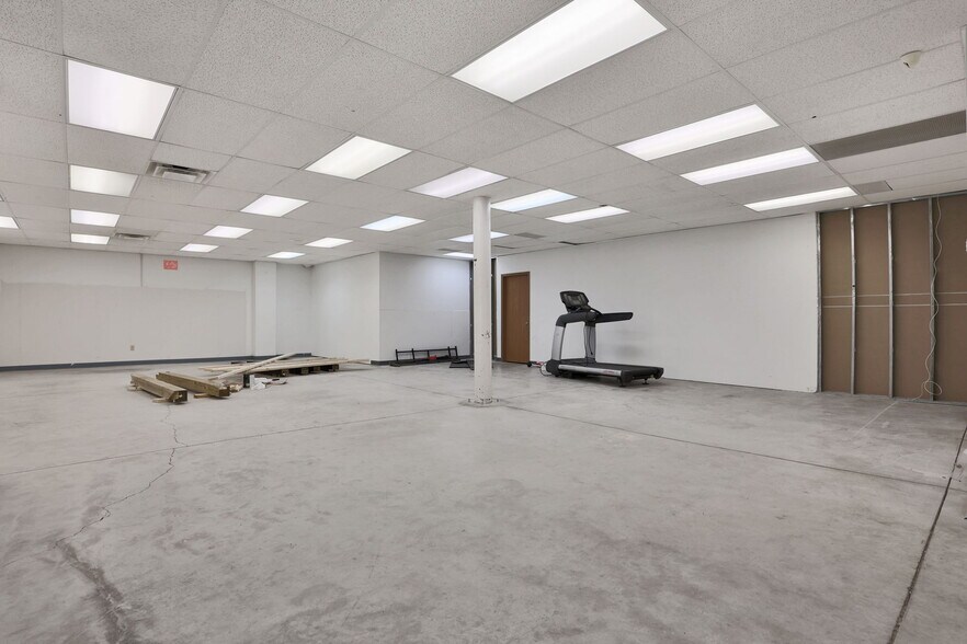 More Photos Of 799 N Hague Ave, Columbus Warehouse For Lease