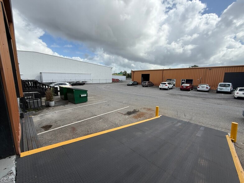 More Photos Of 11300 Space Blvd, Orlando Unknown For Lease