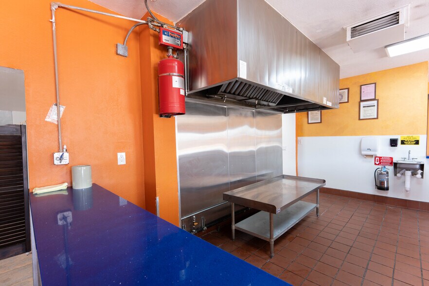 More Photos Of 2112 E California Ave, Bakersfield Restaurant For Sale