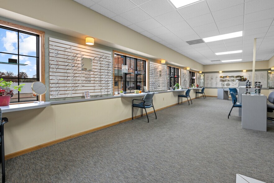 More Photos Of 845 Water Ave, Hillsboro Office For Sale