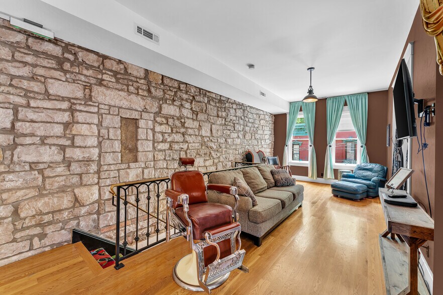 More Photos Of 87 Spring St, Eureka Springs Storefront Retail Residential For Sale