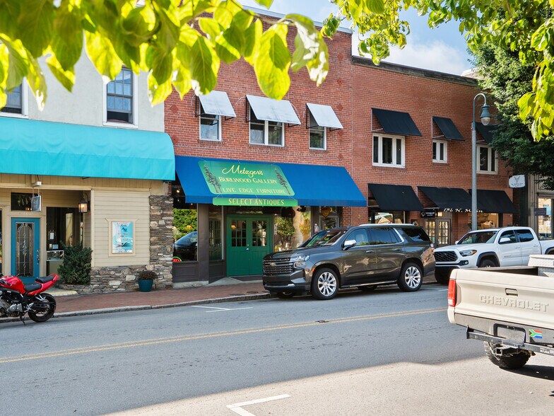 More Photos Of 142 N Main St, Waynesville Storefront Retail Office For Sale