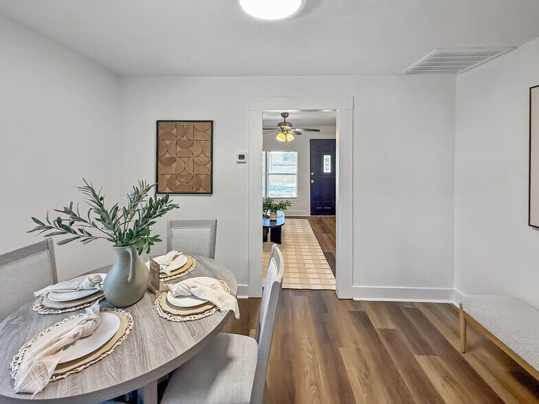 More Photos Of 703 E Main St, Little River Academy Flex For Sale