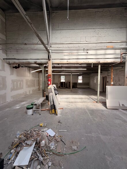 More Photos Of 611-653 Sayre Ave, Perth Amboy Warehouse For Lease