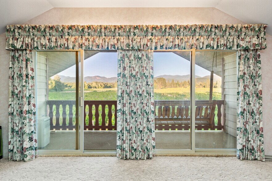 More Photos Of 3900 Holland Rd loop, Cave Junction Winery Vineyard For Sale