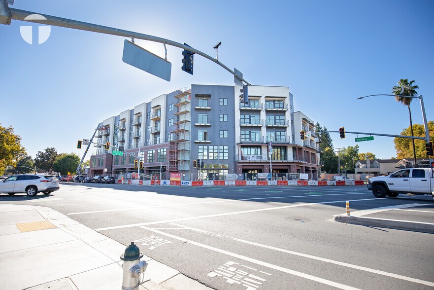 Primary Photo Of 1600 Broadway, Sacramento Apartments For Lease