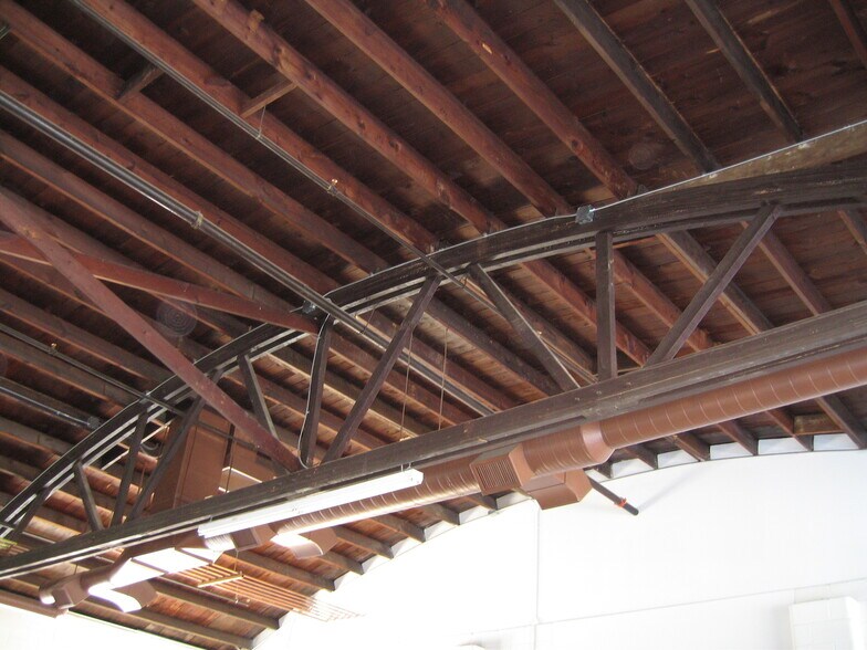 More Photos Of 208 S Elm St, Three Oaks Storefront For Sale