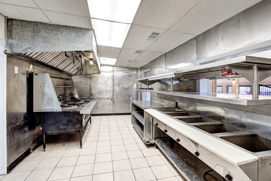 More Photos Of 1200 S Beeline Hwy, Payson General Retail For Sale