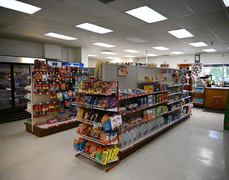 More Photos Of 2080 165th Ave, Santiago Convenience Store For Sale