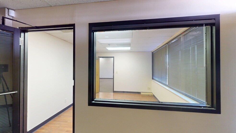 More Photos Of 3430 Constitution Dr, Springfield Warehouse For Lease
