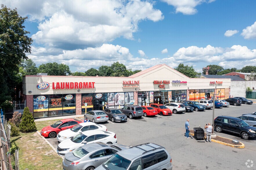 More Photos Of 151-163 Boston Post Rd, West Haven Storefront For Lease