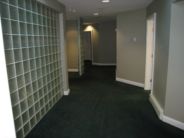 More Photos Of 1538 Foster St, White Rock Office For Lease