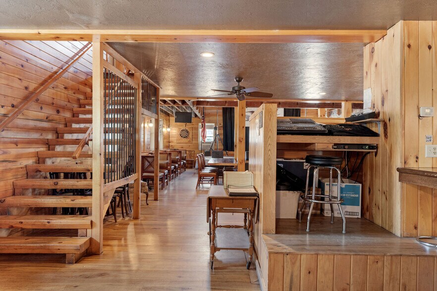 More Photos Of 552 Main St, Apalachin General Retail For Sale