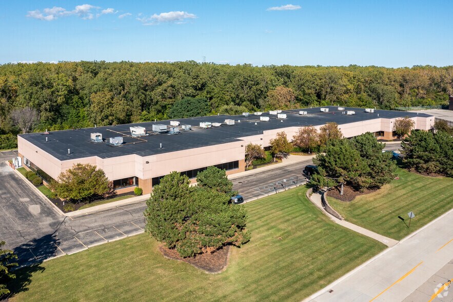 More Photos Of 15120 N Commerce Dr N, Dearborn Light Manufacturing For Lease