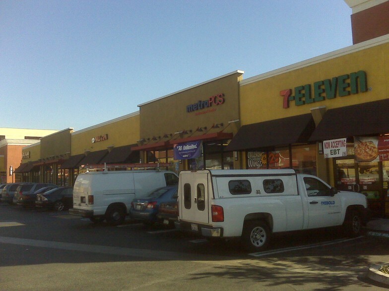 More Photos Of 4956 W Century Blvd, Inglewood Freestanding For Lease