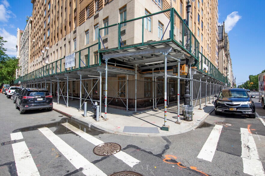 More Photos Of 115 Central Park W, New York Apartments For Lease