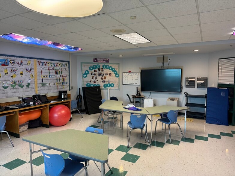 More Photos Of 26 Old Post Rd, Northford Schools For Sale