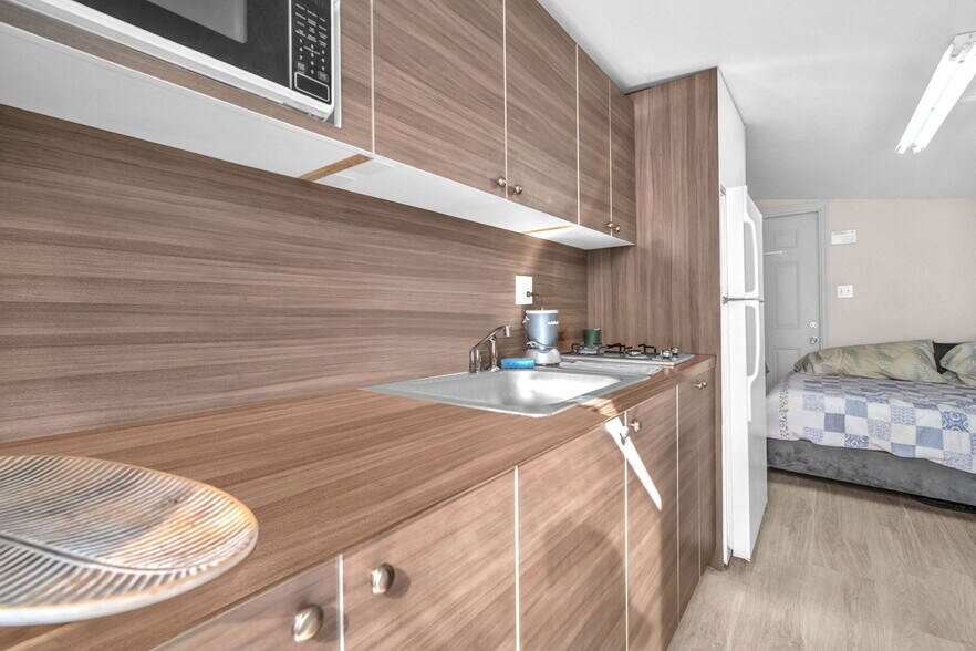 More Photos Of 7151 Taft St, Hollywood Office Residential For Sale